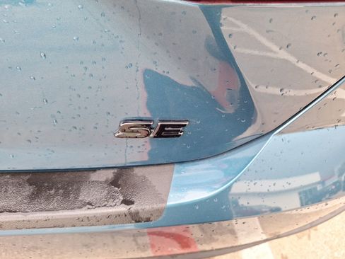 Used 2025 Toyota Camry SE image 12