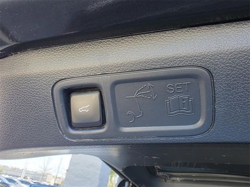 Used 2024 Ford Expedition XLT image 13