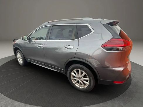 Used 2020 Nissan Rogue SV image 4