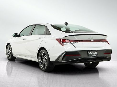 Used 2025 Hyundai Elantra Sport FWD image 3