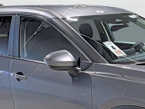 Used 2025 Nissan Rogue SV AWD/4WD image 16