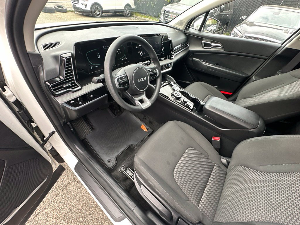 Used 2023 Kia Sportage LX AWD/4WD image 9