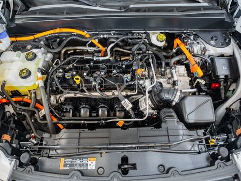 Certified 2024 Ford Maverick Lariat image 23