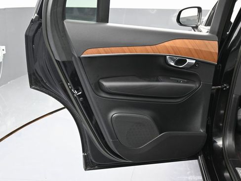 Used 2023 Volvo XC90 T8 Plus image 41