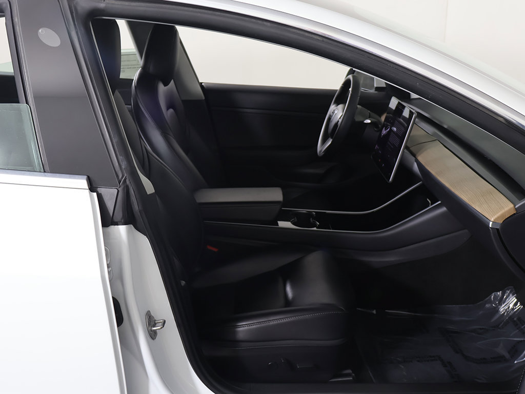 Used 2020 Tesla Model 3 Standard Range Plus RWD image 27