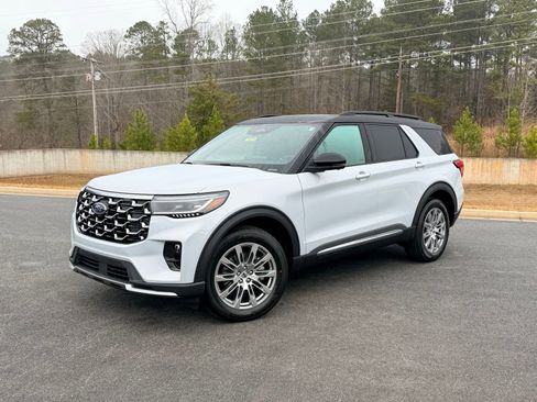 New 2026 Ford Explorer Platinum image 3