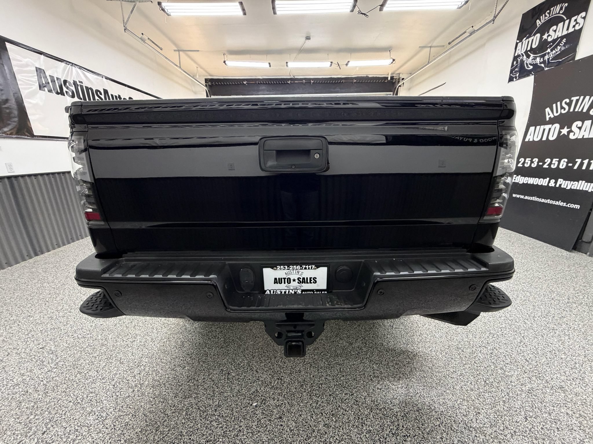 Used 2015 GMC Sierra 2500 Denali w/ Duramax Plus Package AWD/4WD image 4