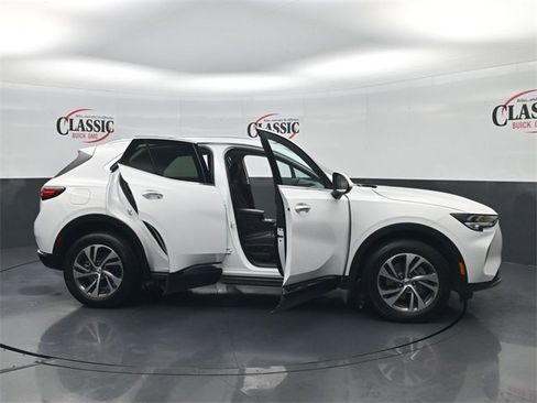 Used 2022 Buick Envision Essence w/ Safety Package image 33