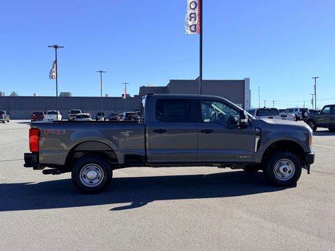 New 2026 Ford F250 XL w/ FX4 Off-Road Package AWD/4WD image 11