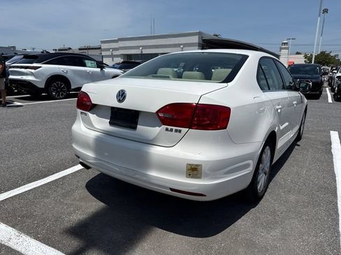 Used 2013 Volkswagen Jetta SE FWD image 5