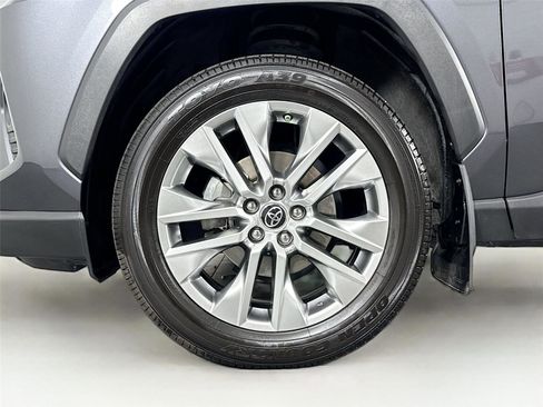 Used 2019 Toyota RAV4 XLE Premium image 42