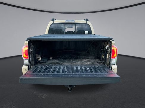 Used 2016 Toyota Tacoma Limited w/ Towing Package AWD/4WD image 30