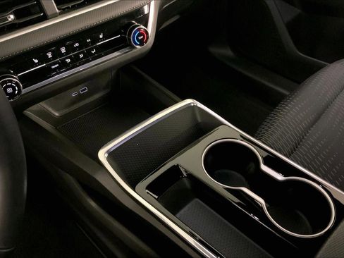 Used 2025 Chevrolet Equinox LT image 17