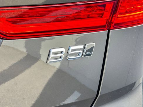 Used 2025 Volvo XC60 B5 Core w/ Protection Package Premier image 33