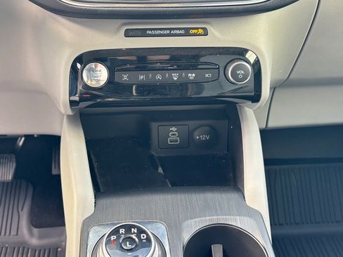 Certified 2025 Ford Escape Platinum w/ Premium Technology Package image 47