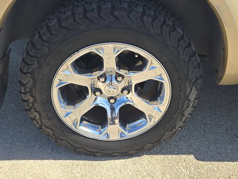 Used 2016 RAM 1500 Laramie w/ Convenience Group AWD/4WD image 30