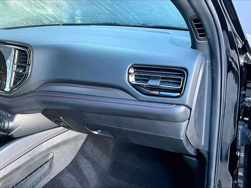 Used 2024 Dodge Durango GT image 17