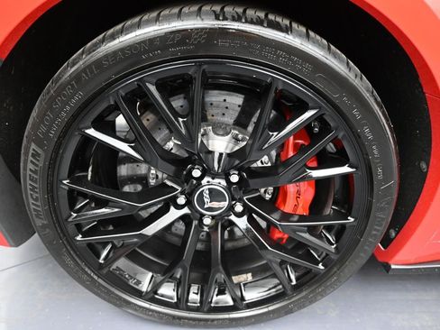 Used 2015 Chevrolet Corvette Z06 w/ 3LZ Preferred Equipment Group image 27