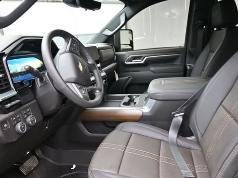New 2026 Chevrolet Silverado 2500 High Country w/ High Country Premium Package AWD/4WD image 8