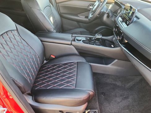 Used 2023 Nissan Rogue SL w/ SL Premium Package image 15