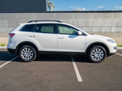 Used 2008 MAZDA CX-9 Touring w/ Moonroof & Bose Audio Pkg FWD image 8