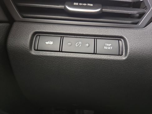 Used 2024 Nissan Altima 2.5 SV FWD image 24