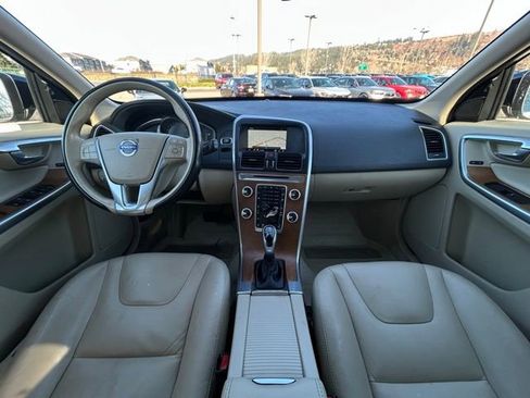 Used 2016 Volvo XC60 T6 w/ Climate Package image 13