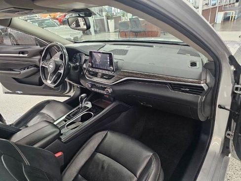 Used 2020 Nissan Altima 2.5 SL FWD image 8