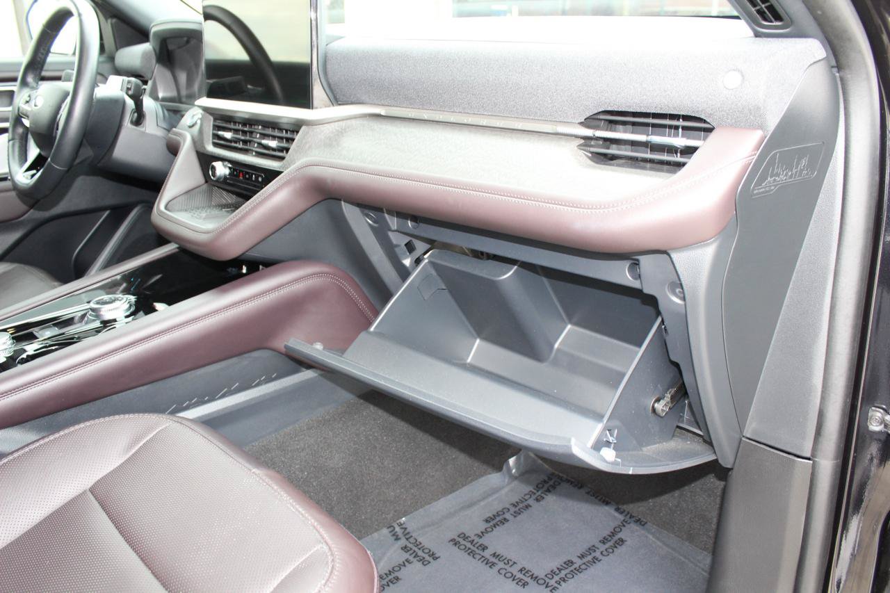 Used 2025 Ford Explorer Platinum w/ LUX Leather Package AWD/4WD image 78