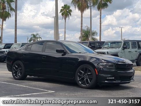 Used 2022 Dodge Charger SXT w/ Driver Convenience Group RWD image 1