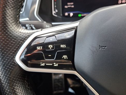 Used 2022 Volkswagen Tiguan SEL R-Line image 22