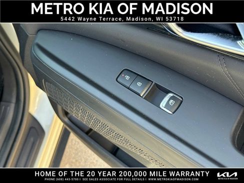Used 2025 Kia Carnival SX Prestige FWD image 41