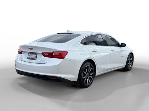 Used 2017 Chevrolet Malibu LT w/ Leather Package image 5