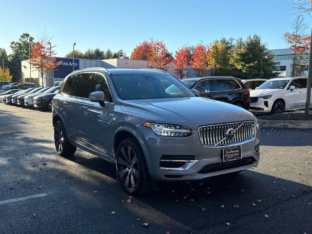 Certified 2025 Volvo XC90 T8 Plus AWD/4WD image 5