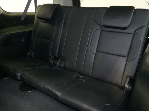 Used 2020 Chevrolet Suburban LT image 24