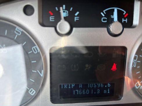 Used 2010 Mercury Mariner Premier FWD image 6