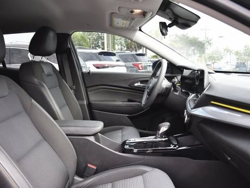 Used 2024 Chevrolet Trax LT FWD image 26