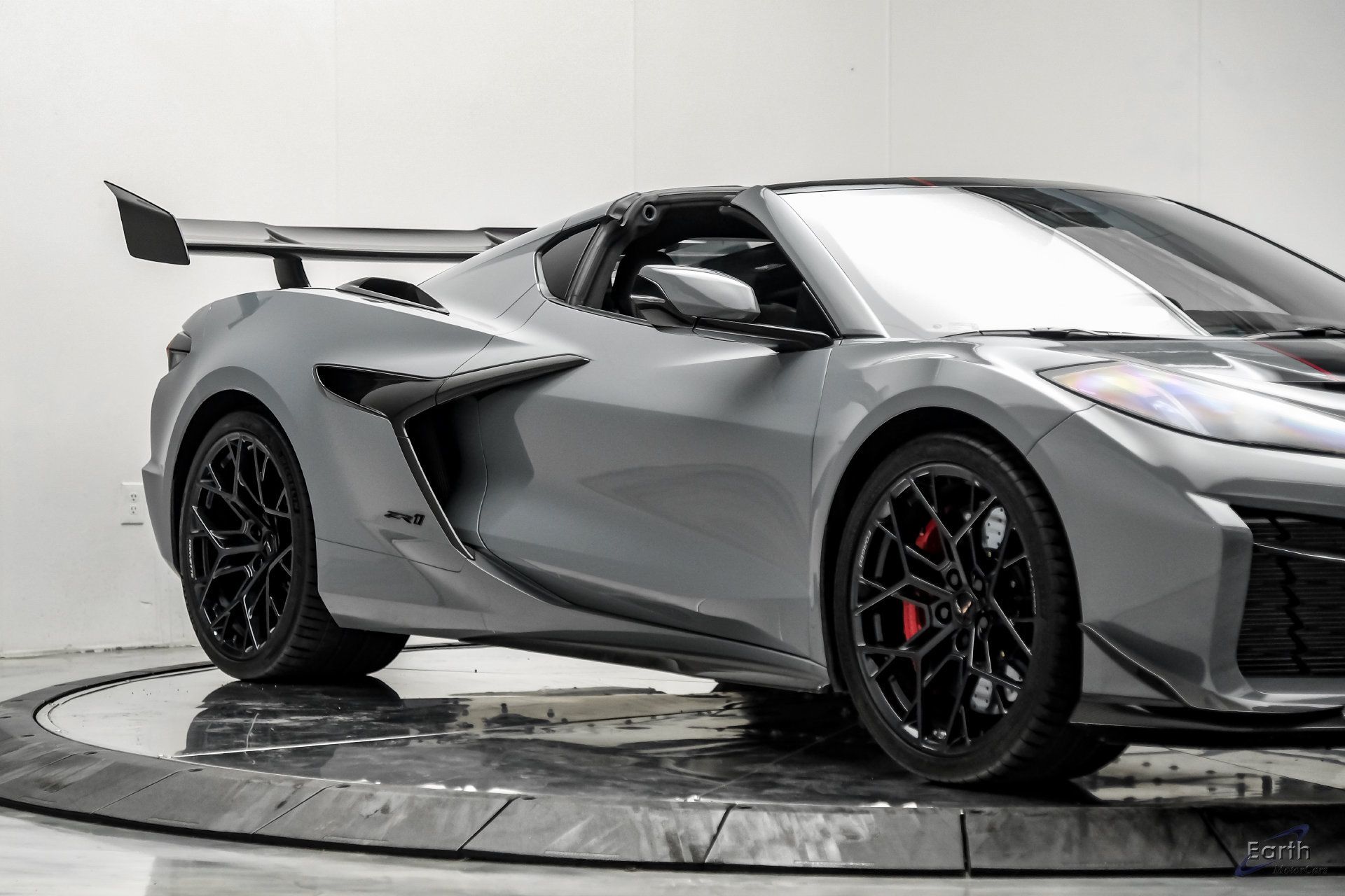 Used 2025 Chevrolet Corvette ZR1 w/ ZR1 Carbon Fiber Aero Package RWD image 35