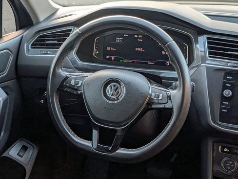 Used 2021 Volkswagen Tiguan SEL FWD image 16