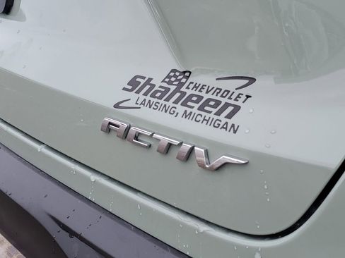 Used 2025 Chevrolet Trax ACTIV w/ Sunroof Package image 32