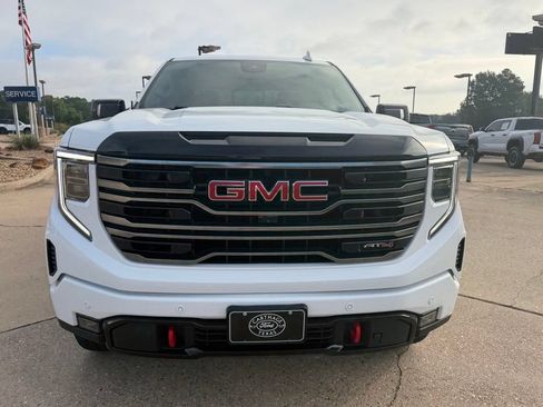 Used 2025 GMC Sierra 1500 AT4 w/ AT4 Premium Package AWD/4WD image 12
