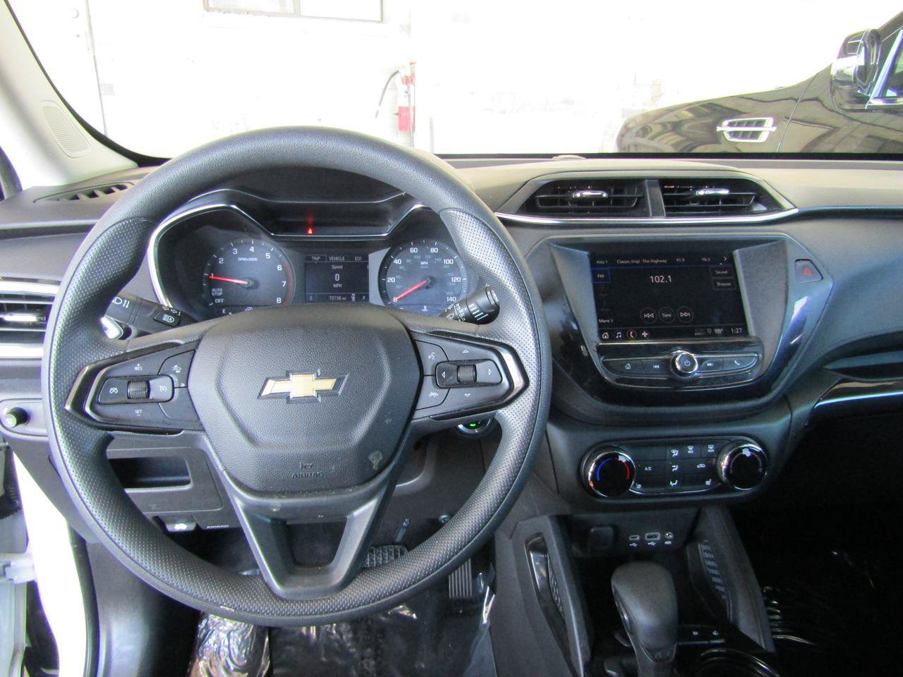 Used 2023 Chevrolet TrailBlazer LT FWD image 15