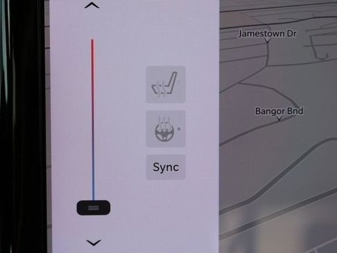 Used 2024 Chrysler Pacifica Select image 25