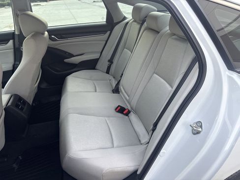 Used 2018 Honda Accord EX image 12