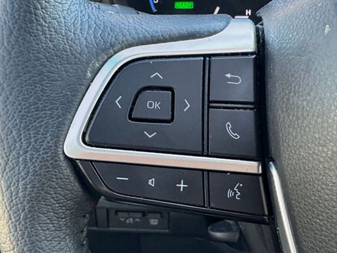 Used 2022 Toyota Sienna XLE image 25