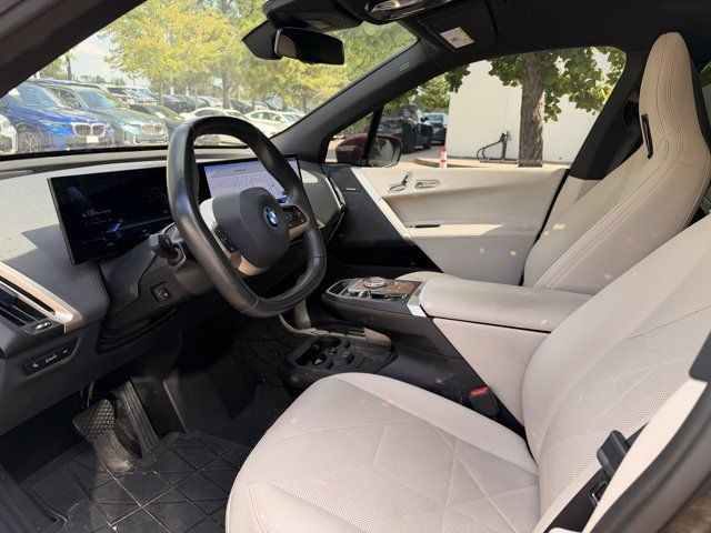 Used 2024 BMW iX xDrive50 w/ Premium Package AWD/4WD image 3