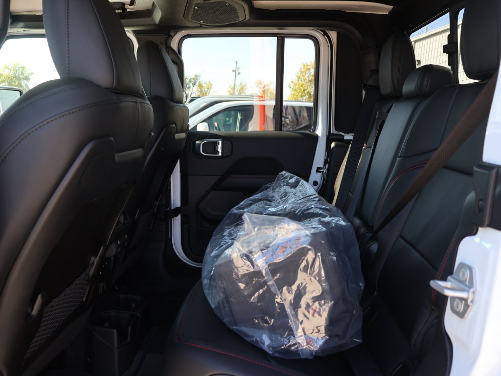 Used 2026 Jeep Gladiator Rubicon AWD/4WD image 16