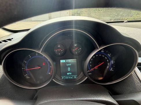 Used 2016 Chevrolet Cruze LT FWD image 12