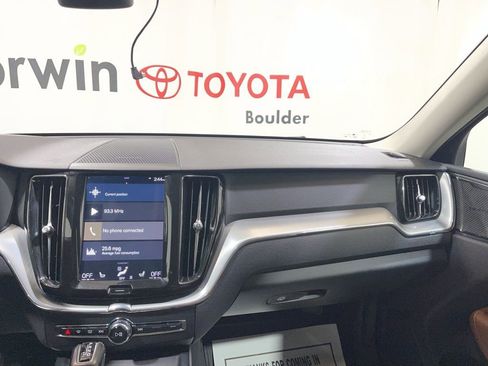 Used 2019 Volvo XC60 T6 Momentum w/ Multimedia Package image 26