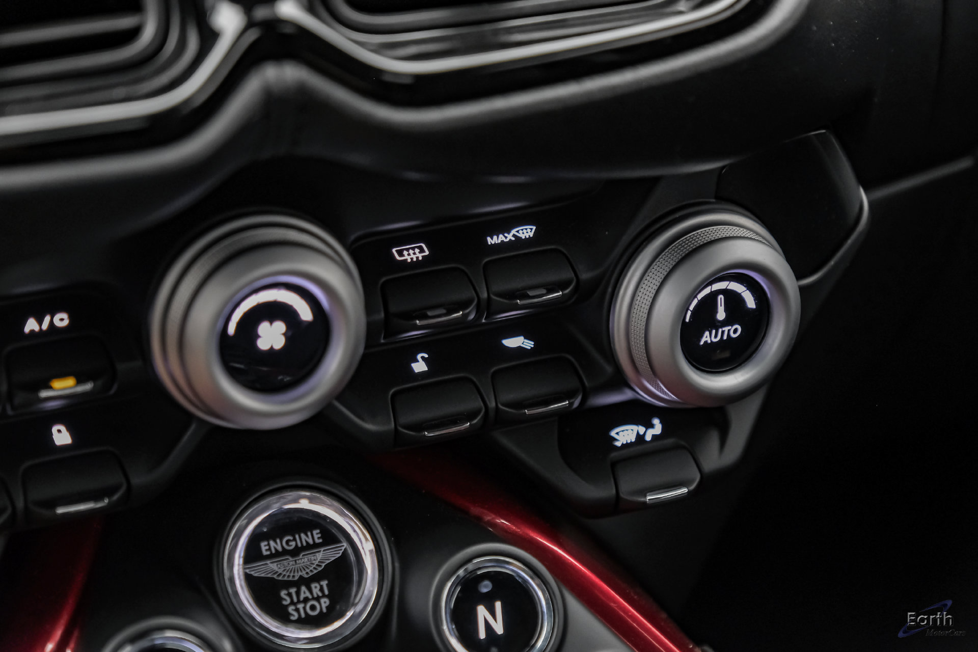 Used 2019 Aston Martin V8 Vantage Coupe RWD image 73